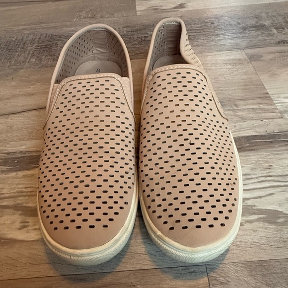 Time And Tru Shoes Womens 8 Memory Foam Casual Perf Slip On Flats Sneakers Blush - Picture 1 of 6
